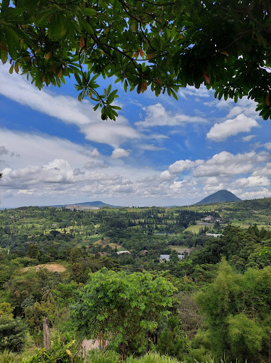 Wisata Bukit Pelangi Sentul yang Wisatawan Harus Tahu