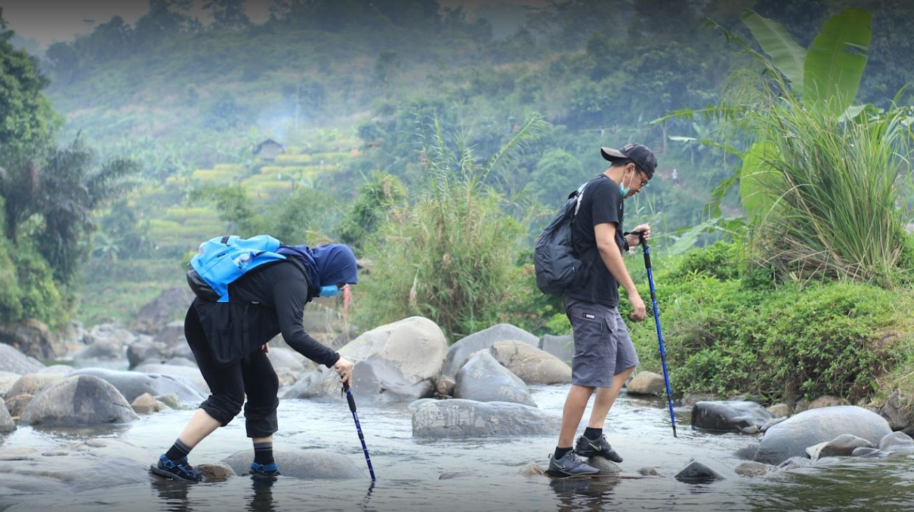 Paket Trekking Leuwi Asih - Trekking Sentul Murah